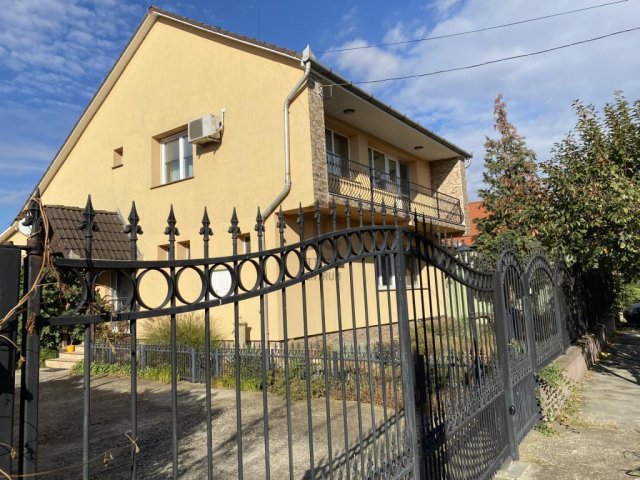 Eladó családi ház, Abonyban 76 M Ft, 4 szobás