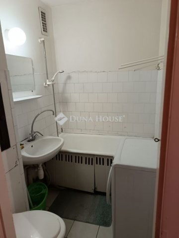 Eladó panellakás, Szegeden 48 M Ft, 2 szobás