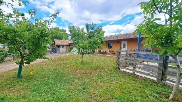 Eladó családi ház, Sülysápon 94.99 M Ft, 6+1 szobás