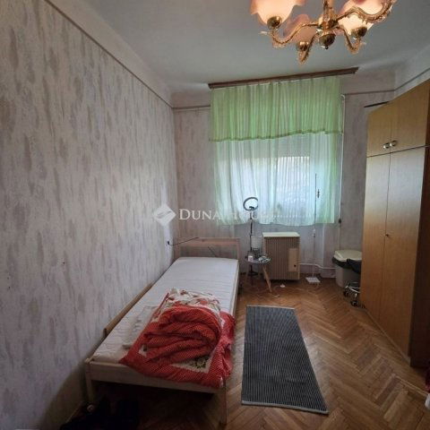 Eladó téglalakás, Kecskeméten 35.9 M Ft, 3 szobás