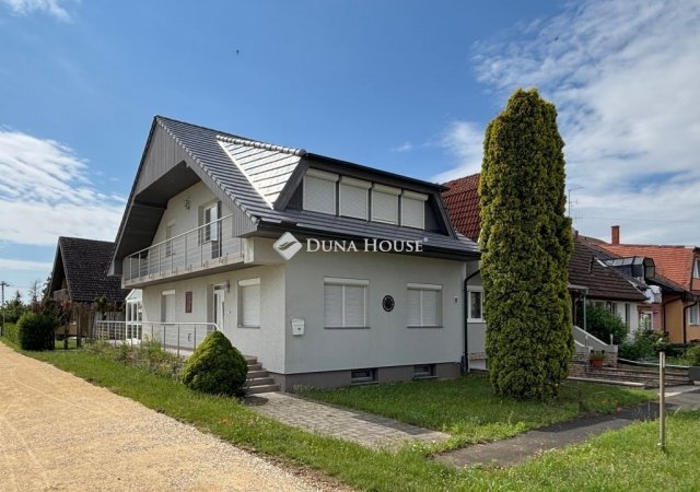 Eladó családi ház, Bükön 89.9 M Ft, 5 szobás