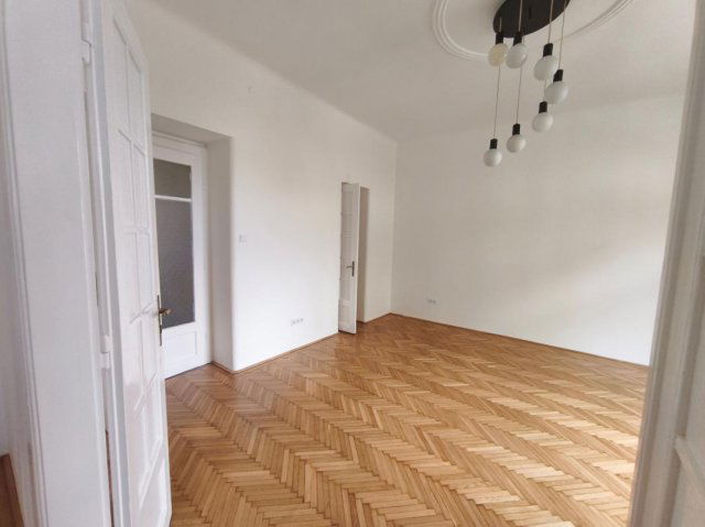 Eladó téglalakás, Budapesten, VI. kerületben 127.5 M Ft