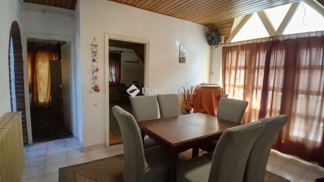Eladó családi ház, Siófokon 95.5 M Ft, 8 szobás