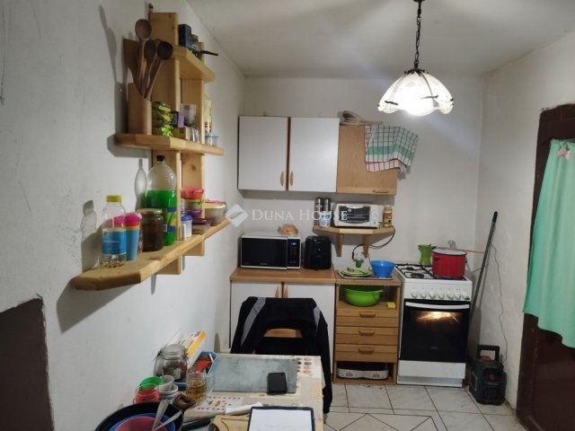 Eladó családi ház, Naszályon 18.99 M Ft, 2 szobás