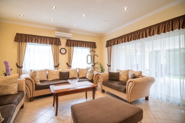 Eladó családi ház, Kistarcsán 269.99 M Ft, 8 szobás