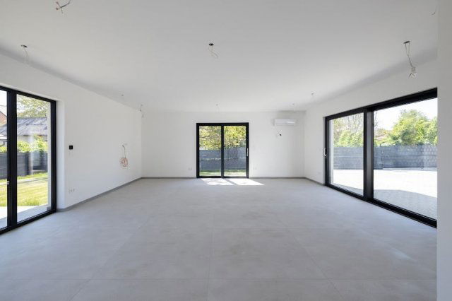 Eladó családi ház, Székesfehérvárott 199 M Ft, 5+1 szobás