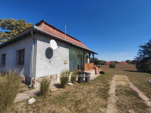 Eladó családi ház, Pusztamonostoron 35 M Ft, 2 szobás