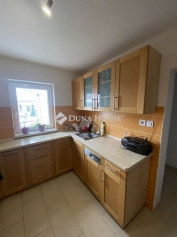 Eladó családi ház, Szatymazon 75 M Ft, 4 szobás