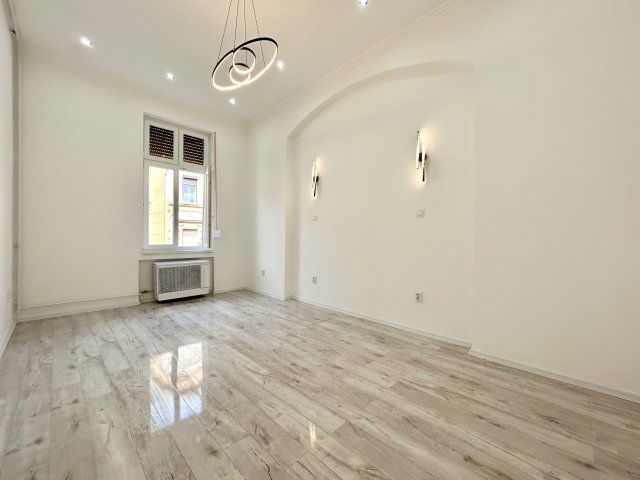 Eladó téglalakás, Budapesten, VII. kerületben 79.9 M Ft