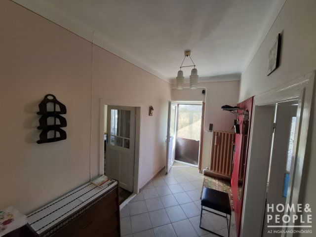 Eladó családi ház, Szegeden 49 M Ft, 4 szobás