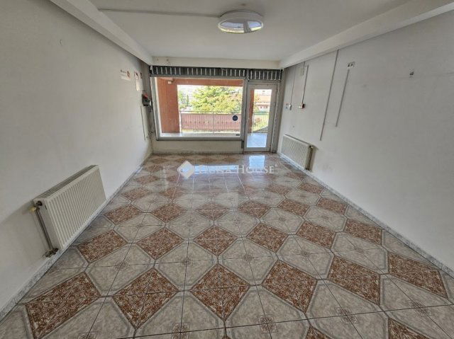 Eladó üzlethelyiség, Szigetszentmiklóson 74.99 M Ft