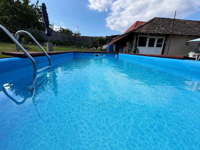 Eladó családi ház, Környén 109.9 M Ft, 3 szobás