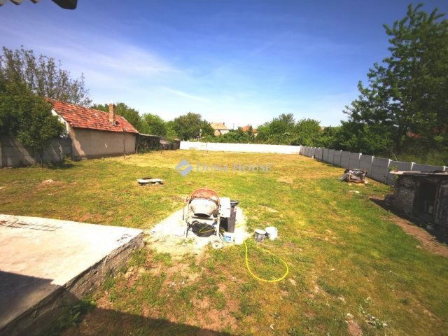 Eladó családi ház, Esztergomban 55 M Ft, 3 szobás