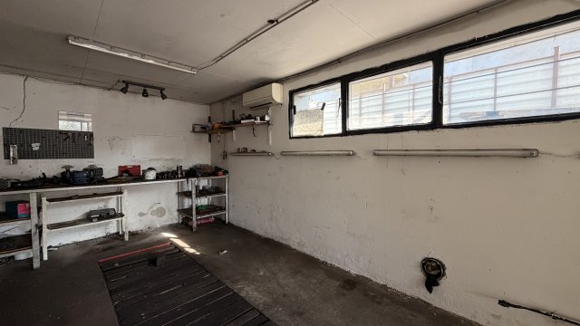 Eladó ipari ingatlan, Budapesten, XX. kerületben 35 M Ft, 2 szobás