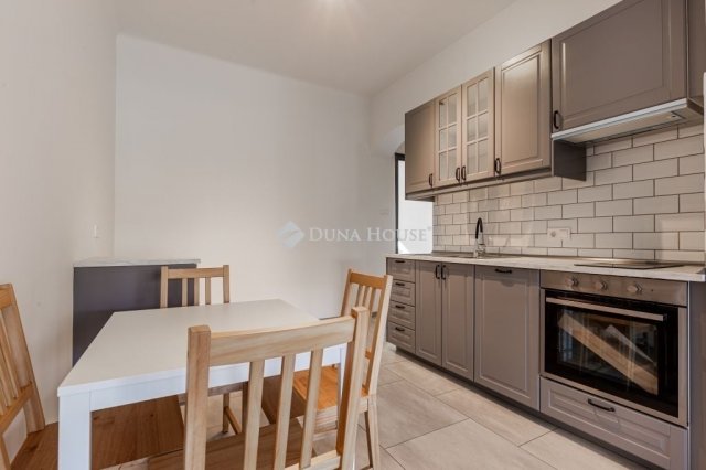 Eladó téglalakás, Budapesten, I. kerületben 109 M Ft, 2 szobás