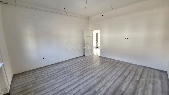 Eladó téglalakás, Budapesten, XX. kerületben 39.9 M Ft, 1 szobás