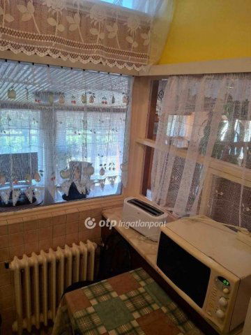 Eladó téglalakás, Zalaegerszegen 52.4 M Ft, 1+2 szobás