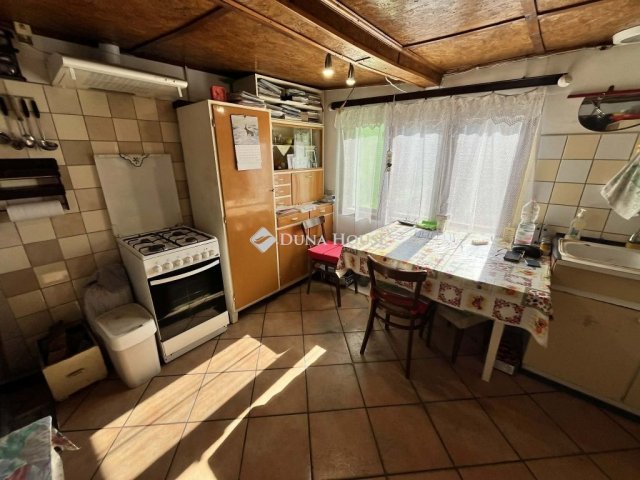 Eladó családi ház, Szakályon 11 M Ft, 3 szobás