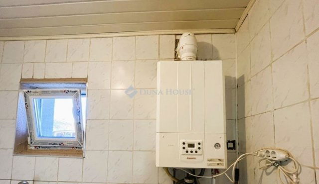 Eladó családi ház, Bugyin 49.9 M Ft, 3 szobás