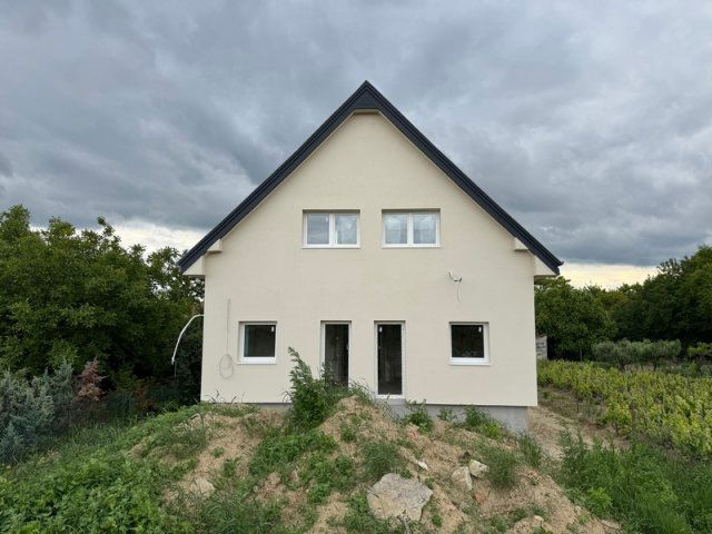Eladó családi ház, Diósdon 157 M Ft, 5 szobás