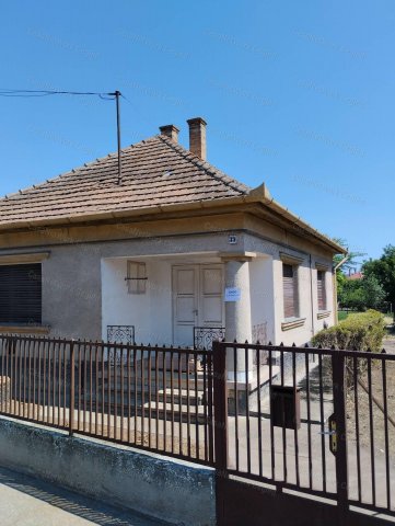 Eladó családi ház, Abonyban 27.9 M Ft, 2 szobás