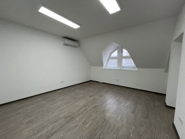 Kiadó iroda, Kecskeméten 66 E Ft / hó, 1 szobás