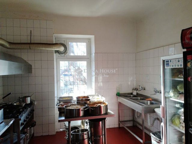 Eladó ipari ingatlan, Budapesten, IV. kerületben 35 M Ft