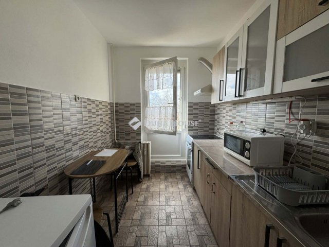 Kiadó panellakás, albérlet, Pécsett, Illyés Gyula úton