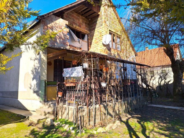 Eladó családi ház, Zsámbékon 59.99 M Ft, 3 szobás