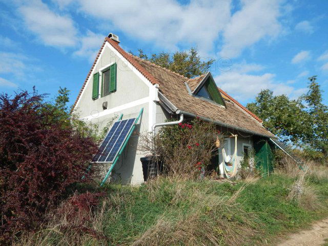 Eladó nyaraló, Pécselyen 28 M Ft, 2 szobás