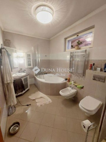 Eladó családi ház, Erdőkertesen 156.99 M Ft, 4+1 szobás