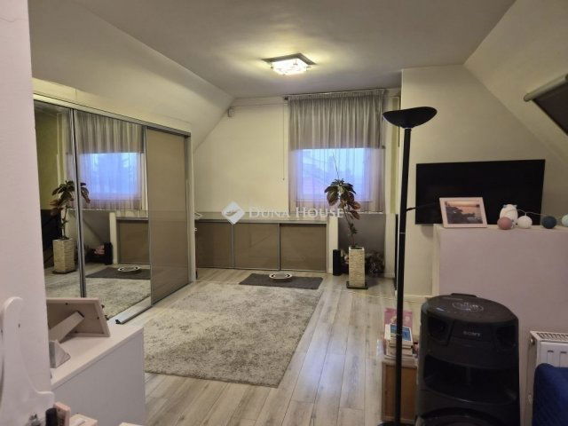 Eladó családi ház, Budapesten, XVII. kerületben 270 M Ft