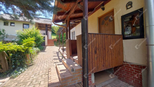 Eladó családi ház, Győrújbaráton 84.9 M Ft, 4 szobás