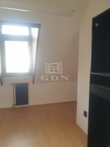 Kiadó iroda, Budapesten, II. kerületben 250 E Ft / hó, 2+2 szobás