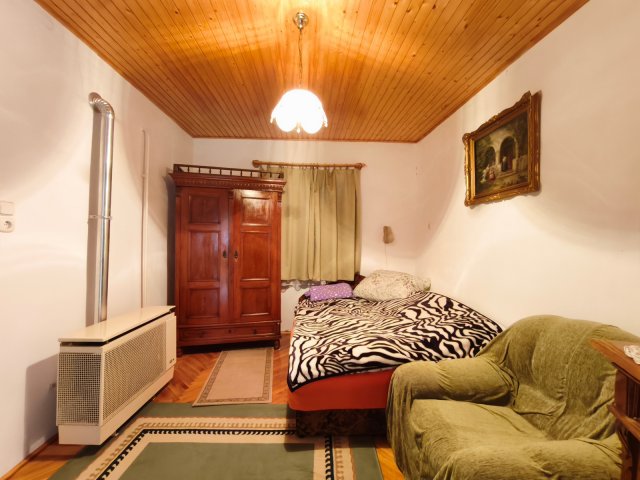 Eladó családi ház, Kiskunhalason 26.99 M Ft, 2 szobás