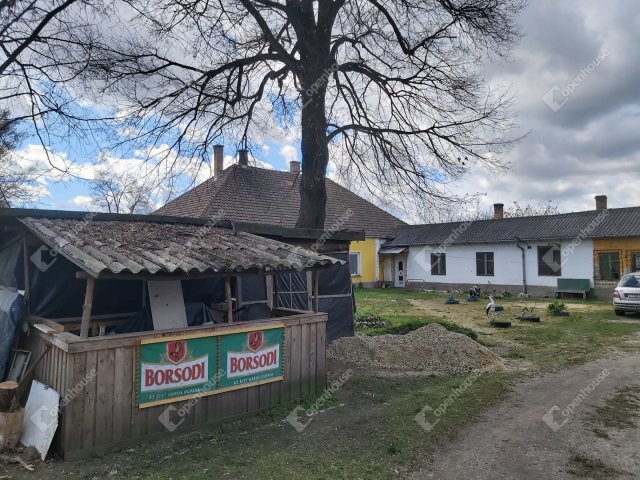 Eladó családi ház, Bőnyön 29 M Ft, 6 szobás
