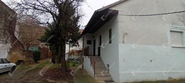 Eladó téglalakás, Szegeden 49.965 M Ft, 2 szobás