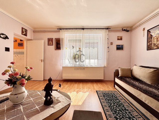 Eladó családi ház, Győrött 75 M Ft, 2 szobás