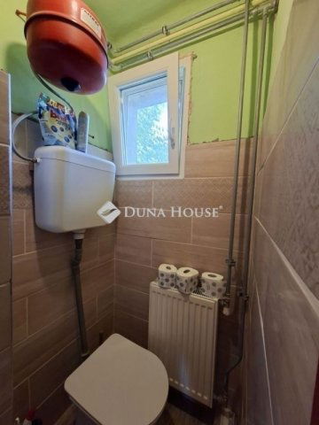 Eladó családi ház, Veresegyházon 54 M Ft, 2 szobás