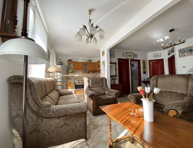 Eladó családi ház, Domaszéken 86.7 M Ft, 5 szobás