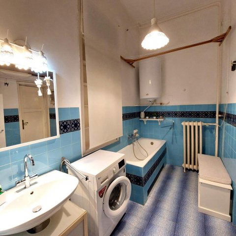 Eladó téglalakás, Budapesten, VII. kerületben, Rákóczi úton