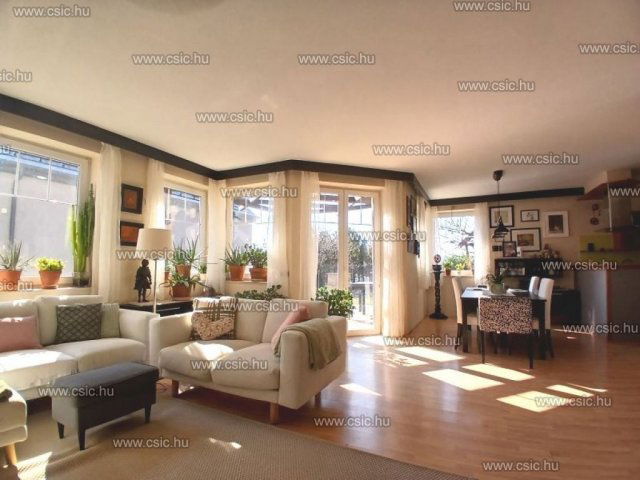 Eladó családi ház, Nagykovácsiban 199 M Ft, 7 szobás