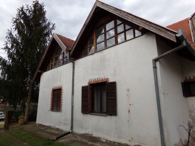 Eladó családi ház, Harkányban 51.9 M Ft, 4 szobás