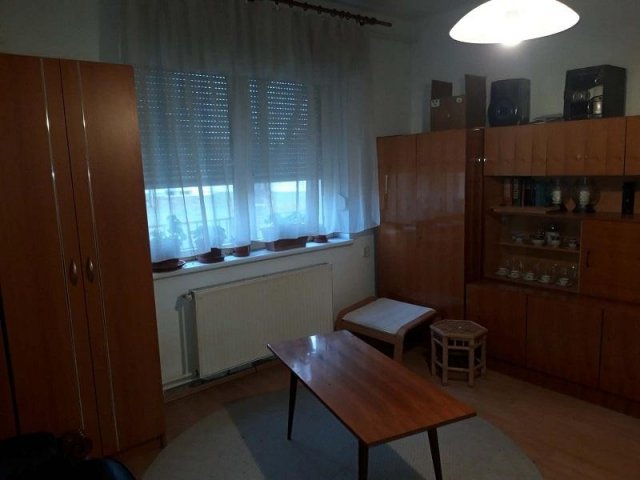 Eladó családi ház, Székesfehérvárott 53.6 M Ft, 3 szobás