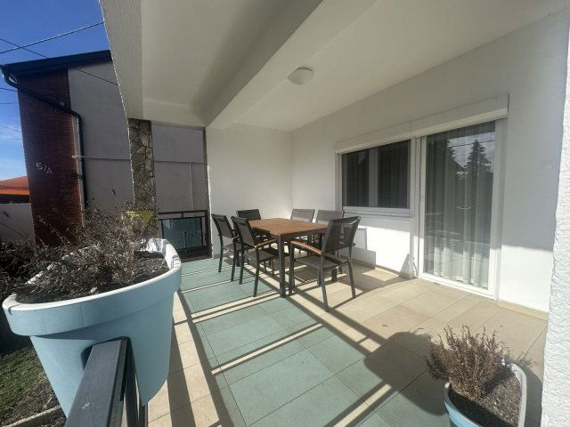 Eladó családi ház, Vonyarcvashegyen 114.9 M Ft, 6 szobás