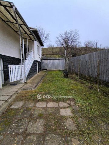 Eladó családi ház, Kishartyánon 19.9 M Ft, 3 szobás