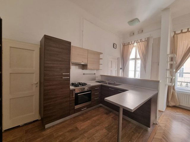 Kiadó téglalakás, albérlet, Budapesten, V. kerületben, 2 szobás