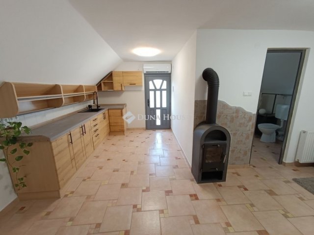 Eladó családi ház, Kecskeméten 89.9 M Ft, 5 szobás