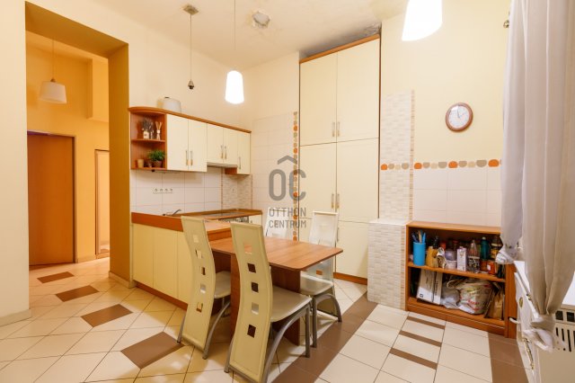 Eladó téglalakás, V. kerületben, Veres Pálné utcában