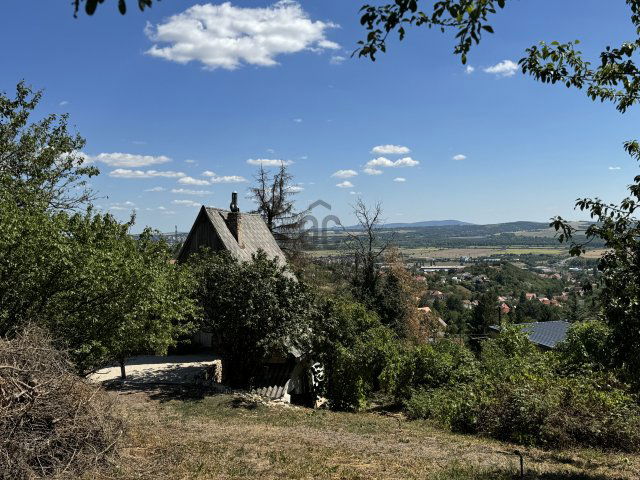 Eladó nyaraló, Pécsett 6.5 M Ft, 2 szobás / költözzbe.hu